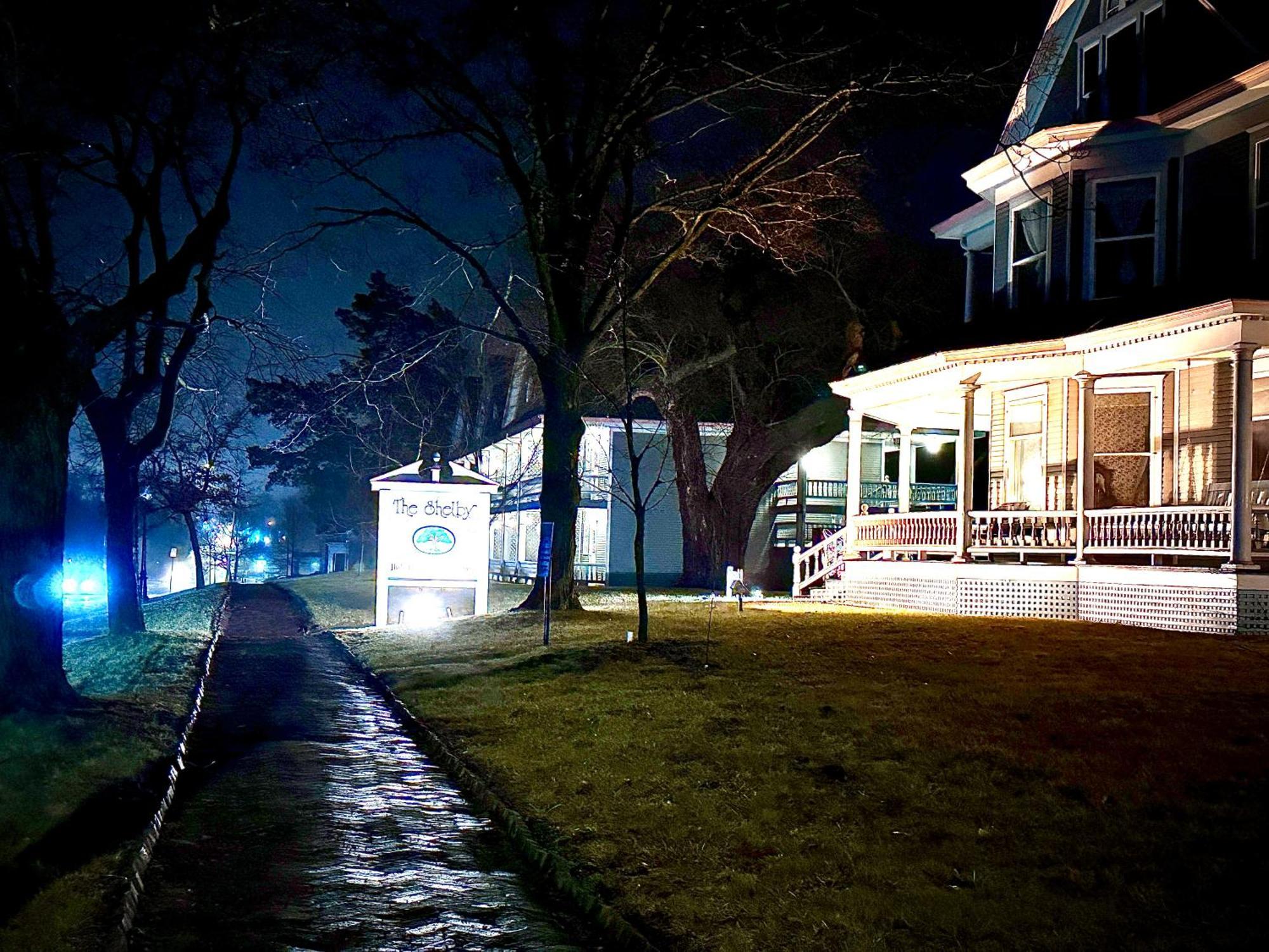 The Shelby Inn Shelbyville エクステリア 写真